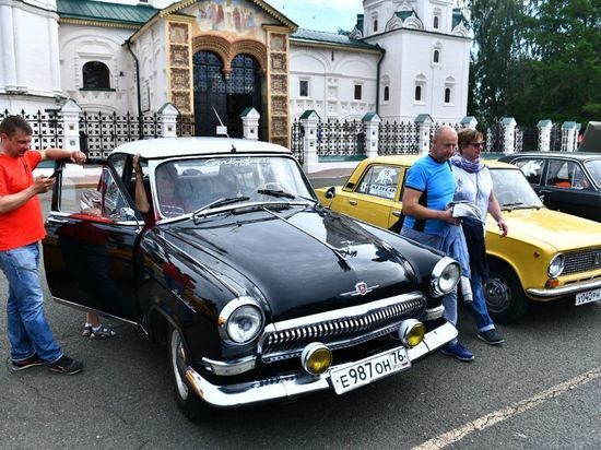 В Ярославле стартовало ралли классических автомобилей