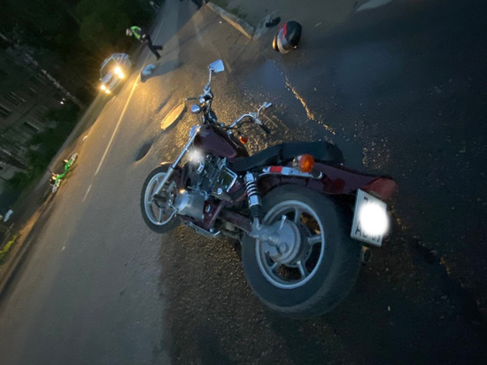 В Твери велосипедист сделал неожиданный маневр и попал под мотоцикл