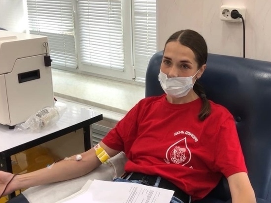 В Смоленске волонтеры сдали кровь в рамках акции «Оставайся донором»