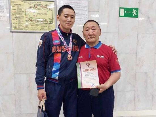 Якутянин стал призером Чемпионата России по гиревому спорту
