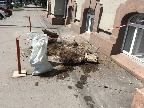 В Саратове частично обрушилось здание районного суда