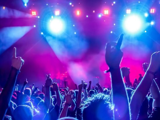 Два петербургских клуба перенесли концерты после жалобы Смольного