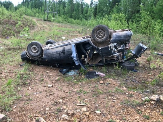 В Алданском районе Якутии пьяный водитель опрокинул автомобиль