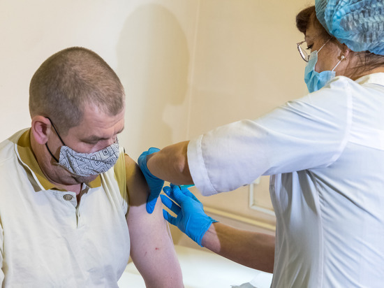 Южноуральцам могут предоставить дополнительный оплачиваемый нерабочий день за прививку от ковида