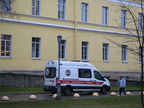 Мариинская больница начала принимать пациентов с COVID-19