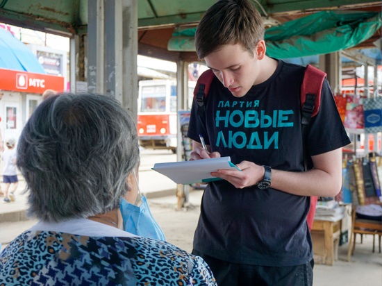 Активисты партии «Новые люди» спросили саратовцев об отношении к трамваям «с пробегом»