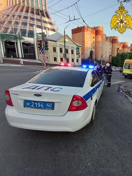В центре Калуги водитель BMW сбил велосипедиста