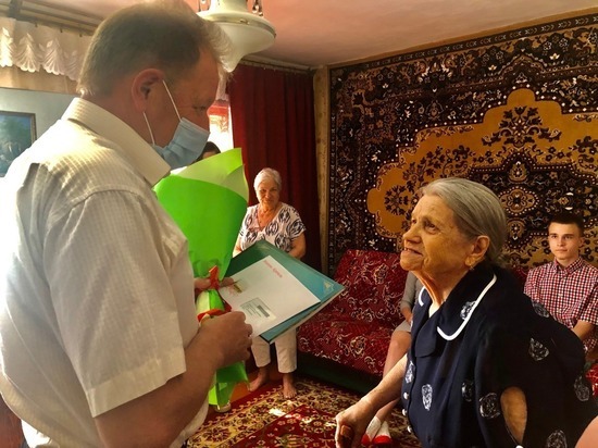 Посвятившая жизнь медицине белгородка отметила 95-летие накануне Дня медработника