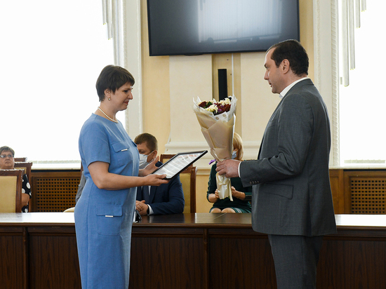 Губернатор Смоленской области наградил выдающихся медиков региона