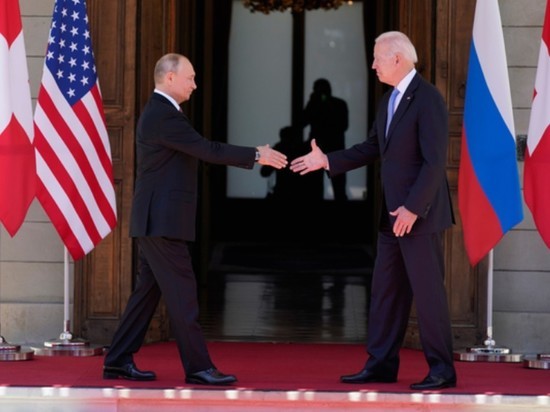 Белый дом: Байден на переговорах бросил вызов Путину