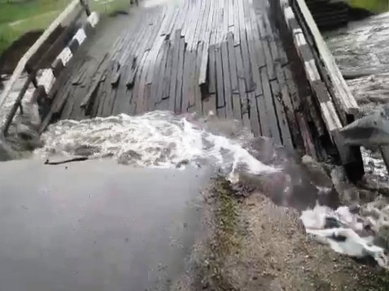Паводок подтопил 35 домов, 44 участка и снес 7 мостов в Забайкалье
