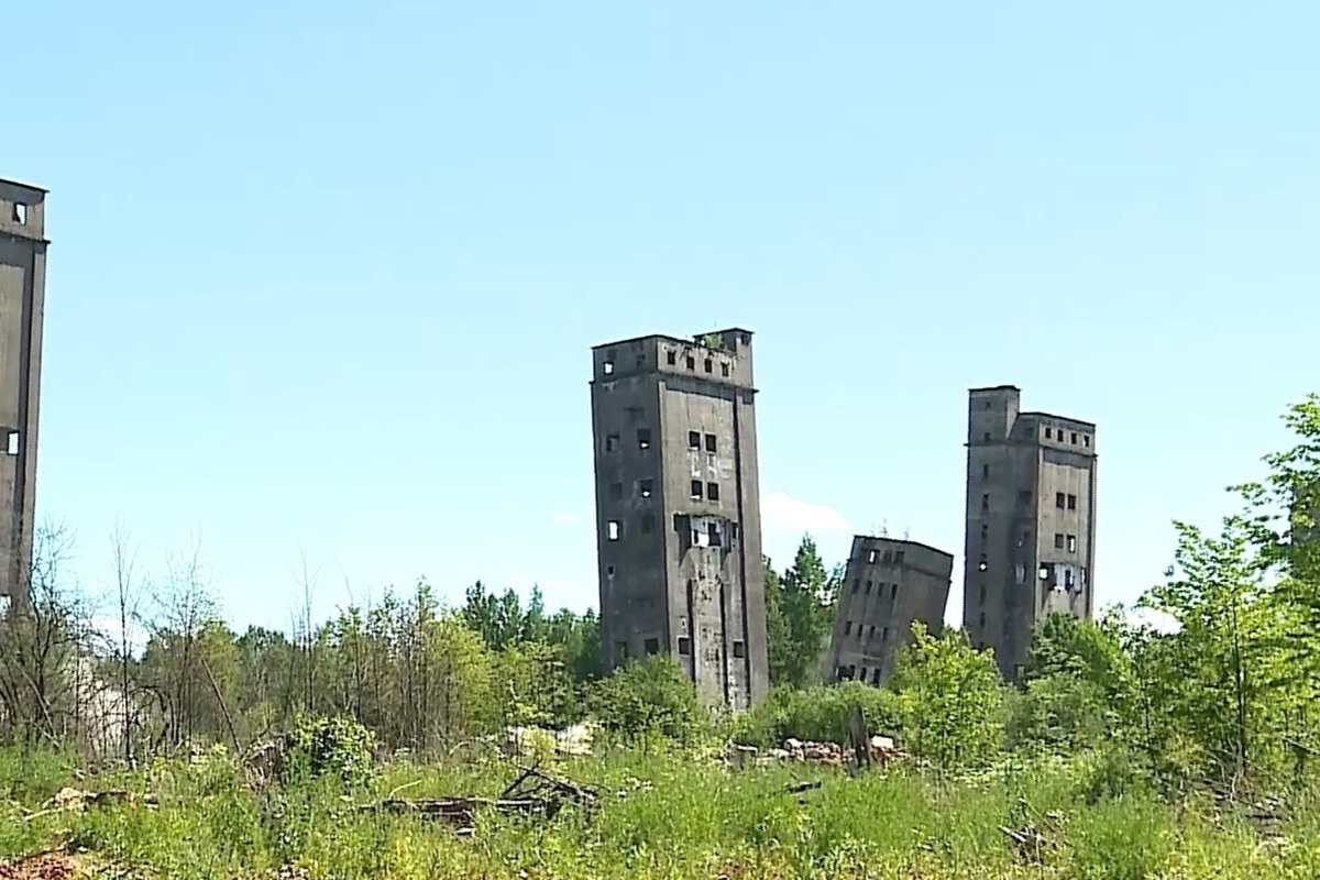 В Рыбинске красиво обрушили элеватор - МК Ярославль