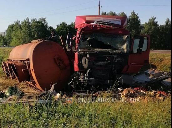 Появились подробности ДТП с тягачом и грузовиком в Башкирии