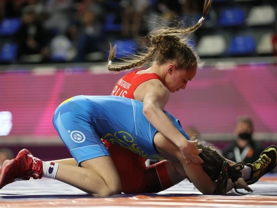 Новосибирская спортсменка завоевала «золото» на первенстве Европы по женской борьбе
