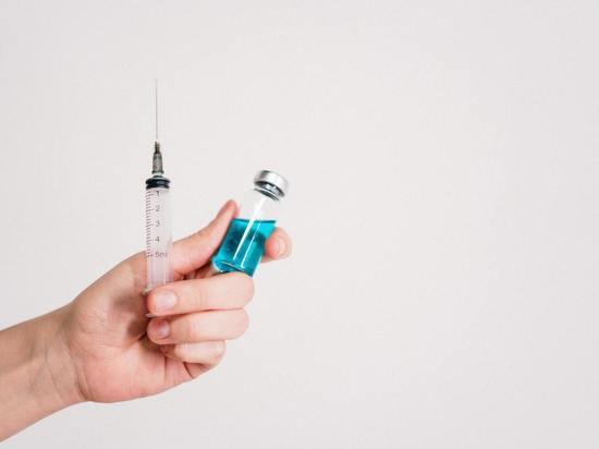 Обязательная вакцинация на Сахалине: кто может не делать прививку