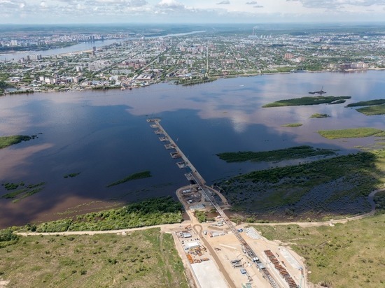 Строительство нового моста через Зею планируется завершить на полгода раньше