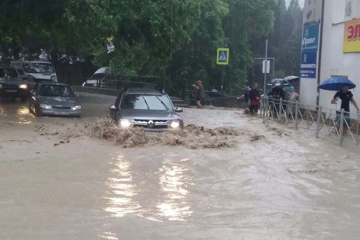 троллейбусный парк ялта после потопа