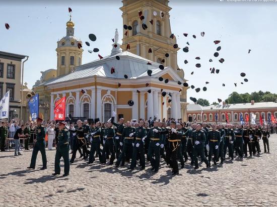 Российская армия получила пополнение из десяти тысяч лейтенантов