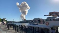 Появилось видео взрывов на Лужнецкой набережной в Москве