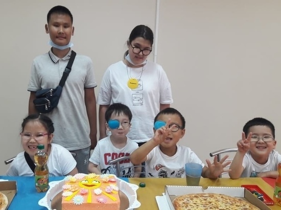 Калмыцкие библиотекари создали детям-инвалидам оранжевое настроение