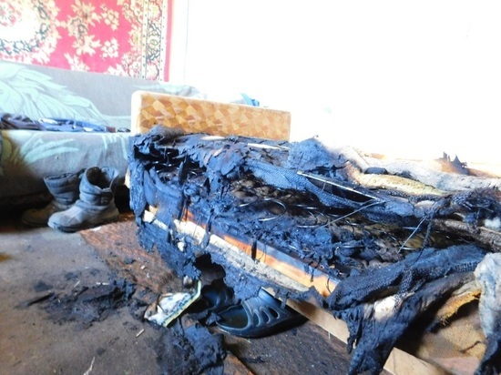 В Соболево мужчины раскурили пожар