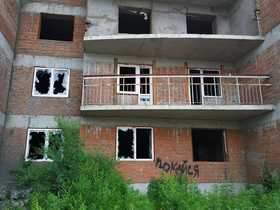 Накануне, 19 июня, парень упал в шахту лифта с 18 этажа и разбился