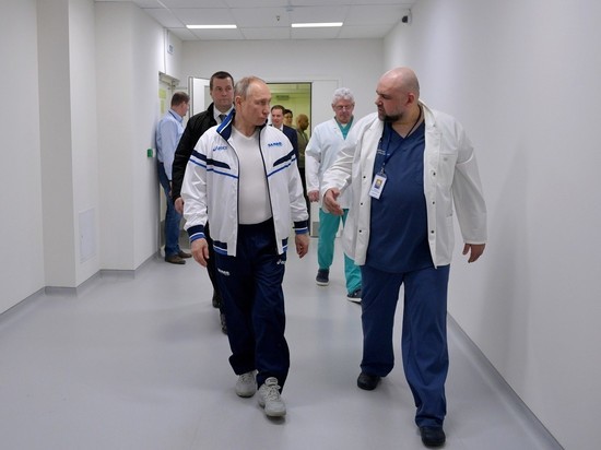 Путин в День медработника пообещал врачам достойную зарплату