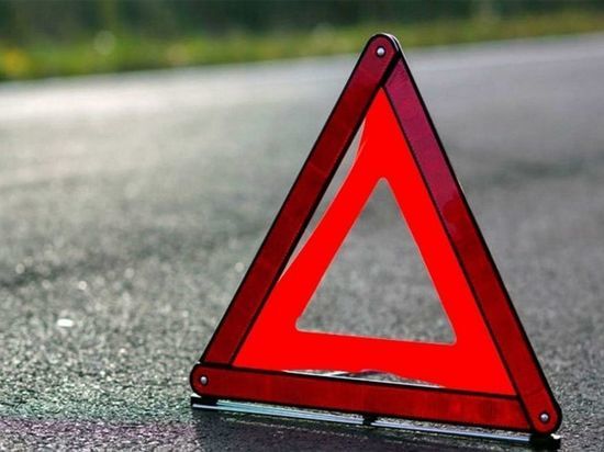 25 человек пострадали и двое погибли в ДТП за неделю в Псковской области