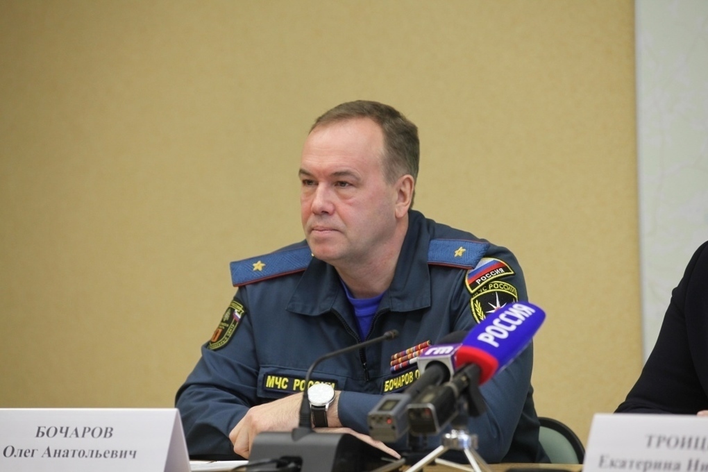 Глава мчс пожелал онкологии. Олег Бочаров МЧС. Бочаров Олег Анатольевич МЧС Ярославль. Бочаров МЧС Ярославль. Бочаров Олег МЧС Ярославль.