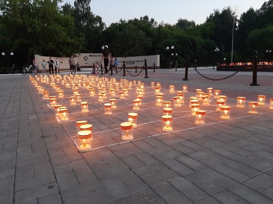 В Йошкар-Оле зажглись свечи в память погибших на войне