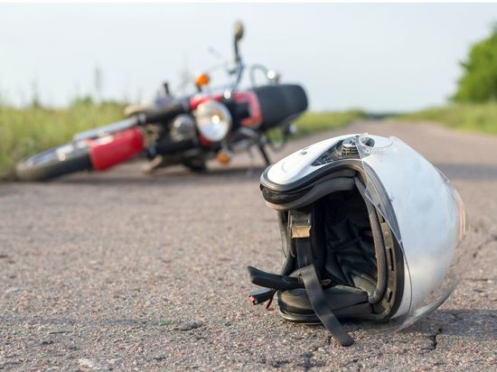 Несколько мотоциклистов чуть не погибли в Новгородской области