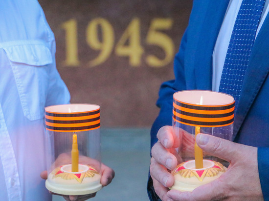 Мичуринцы зажгли свечи в День памяти и скорби на Площади Славы