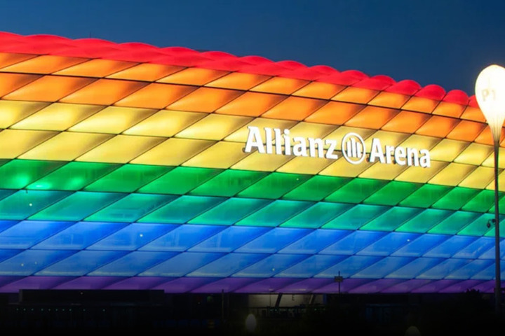УЕФА запретил ЛГБТ-подсветку стадиона в Мюнхене из-за политического контекста