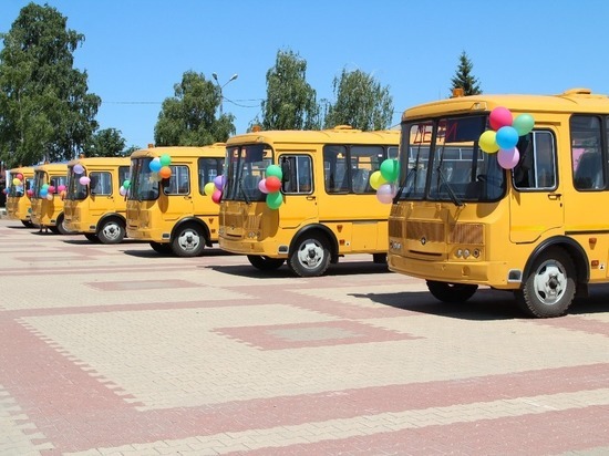 Школы Волоконовского района получили шесть новых автобусов