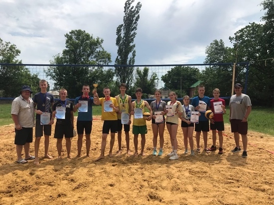 В Амвросиевке определили чемпионов по пляжному волейболу