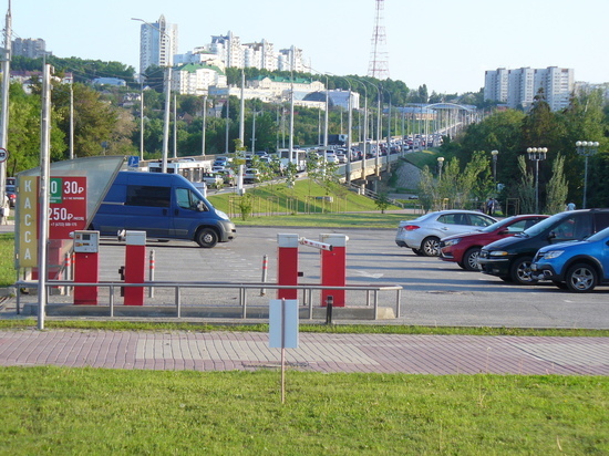 С 1 июля для владельцев электромобилей парковки Белгорода станут бесплатными