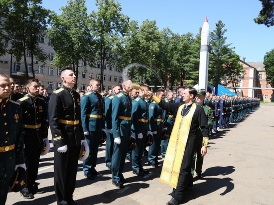 Более полутысячи серпуховских курсантов стали офицерами