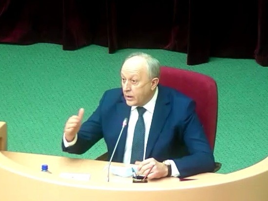 В Саратовской областной думе салат "под шубой" признали элитным блюдом