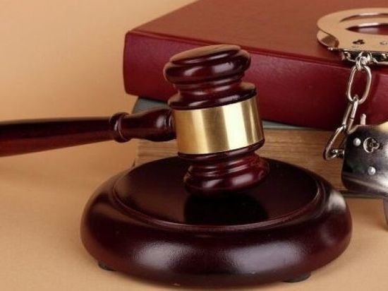 В Калмыкии бухгалтер получила двойную оплату за один и тот же период работы