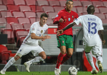 В среду, 23 июня, в Будапеште на стадионе "Пушкаш Арена" прошел матч третьего группового этапа чемпионата Европы по футболу между сборными Португалии и Франции