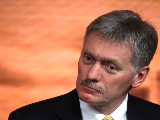 Песков отказался комментировать призывы к отставке Черчесова