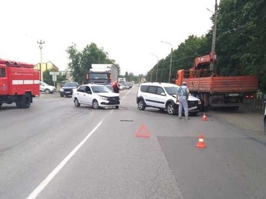 На трассе под Новочеркасском в ДТП пострадали два человека