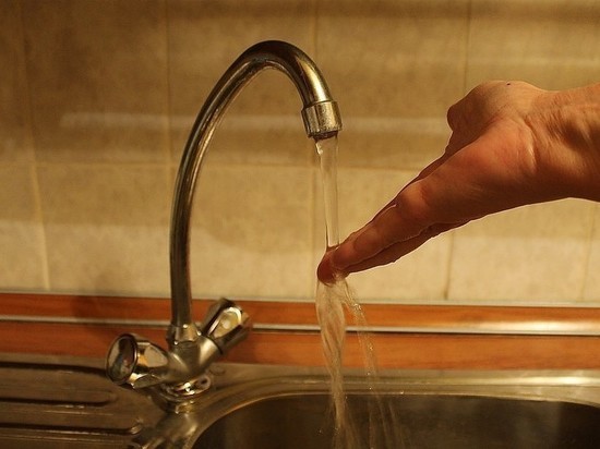 В жилых домах и поликлинике на Каштаке в Томске отключат воду из-за аварии