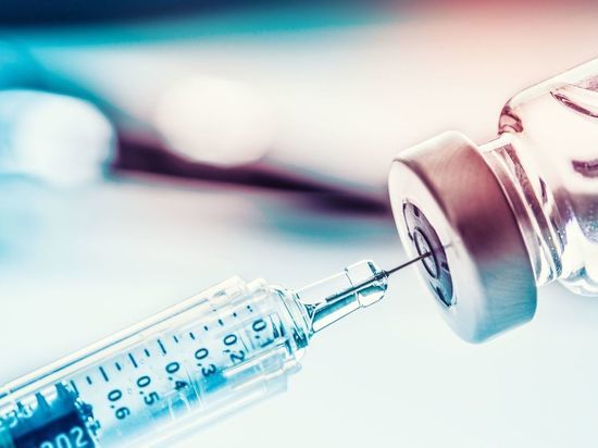 В Петербурге закончилась вакцина с «убитым» коронавирусом «КовиВак»