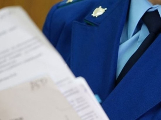 В Кировской области сироту поселили в разрушающийся дом