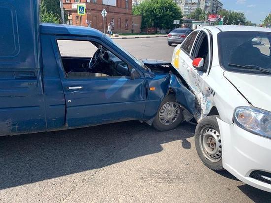 В Тамбове в ДТП пострадали 2 женщины