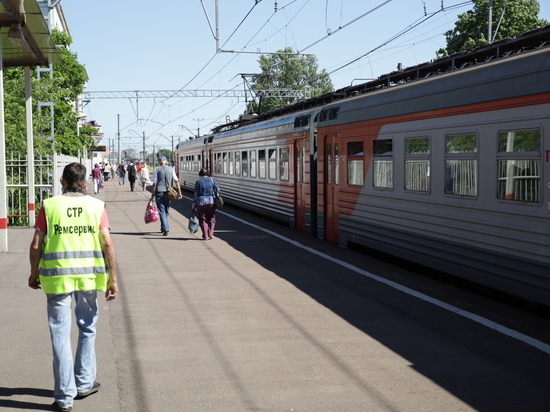 Власти Ленобласти хотят пересадить автомобилистов на электрички на время ремонта Рябовского шоссе