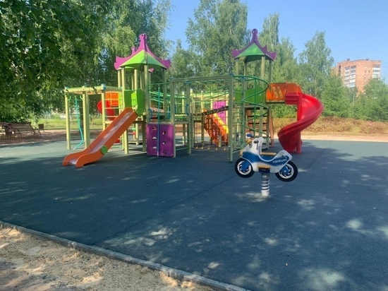В Рязани состоялась приемка детской площадки в Комсомольском парке