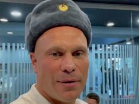 Депутата Рады вызвали в суд из-за советской кокарды на шапке