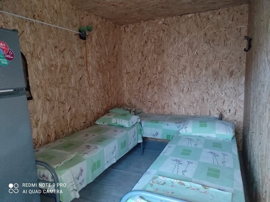 В Седово отдыхающим предлагают поселиться в «будках»: ФОТО
